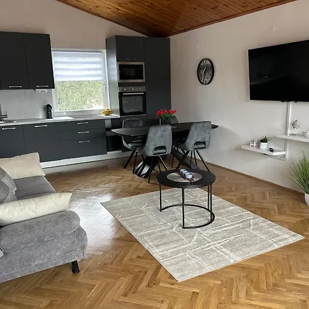 Golubica 2 Apartment