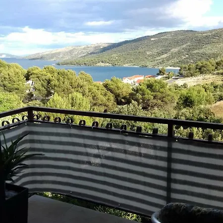 Apartment Golubica 2 *